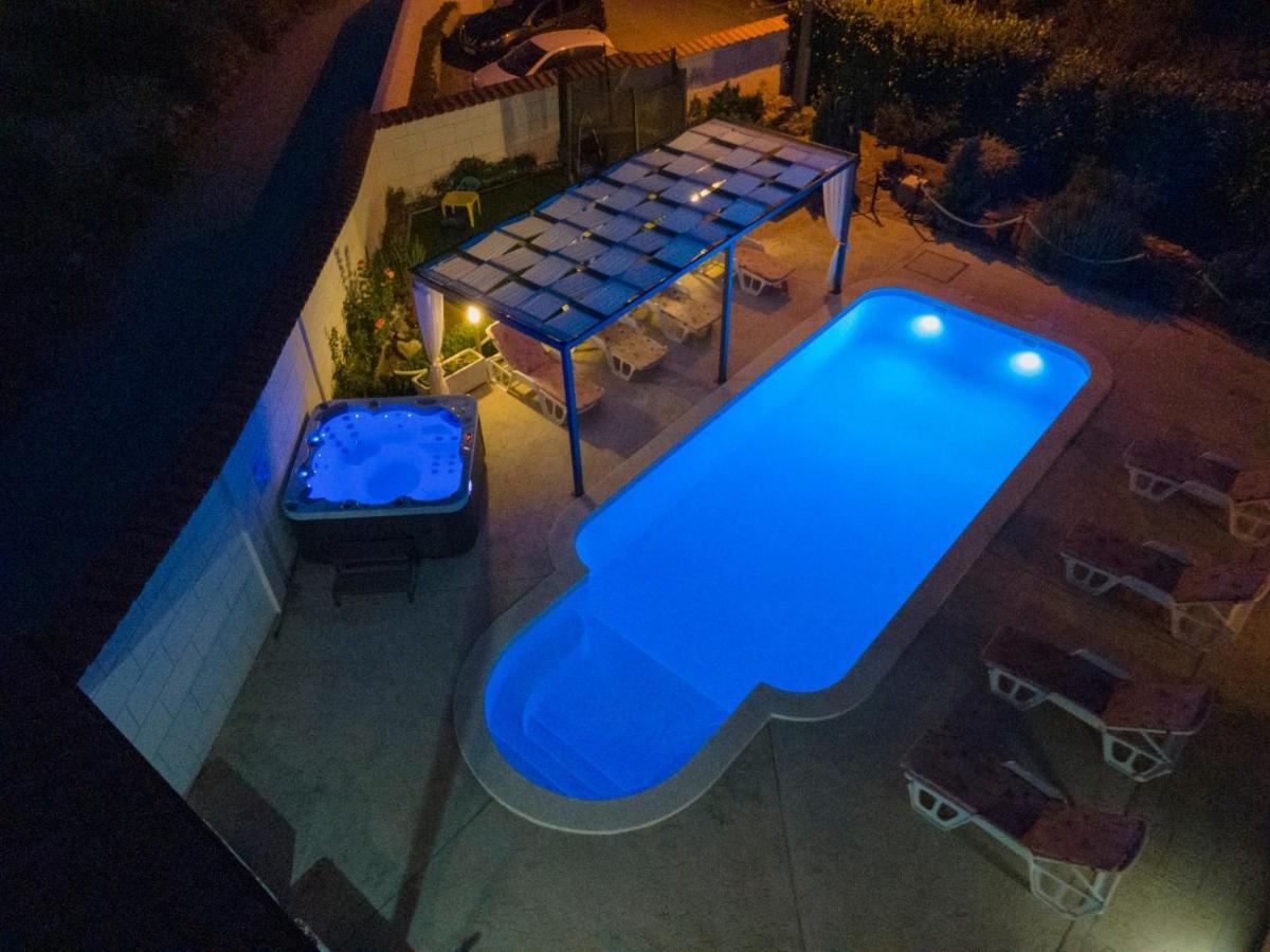Beautiful Holiday Home "Villa Luka" Kastel Stafilic ภายนอก รูปภาพ