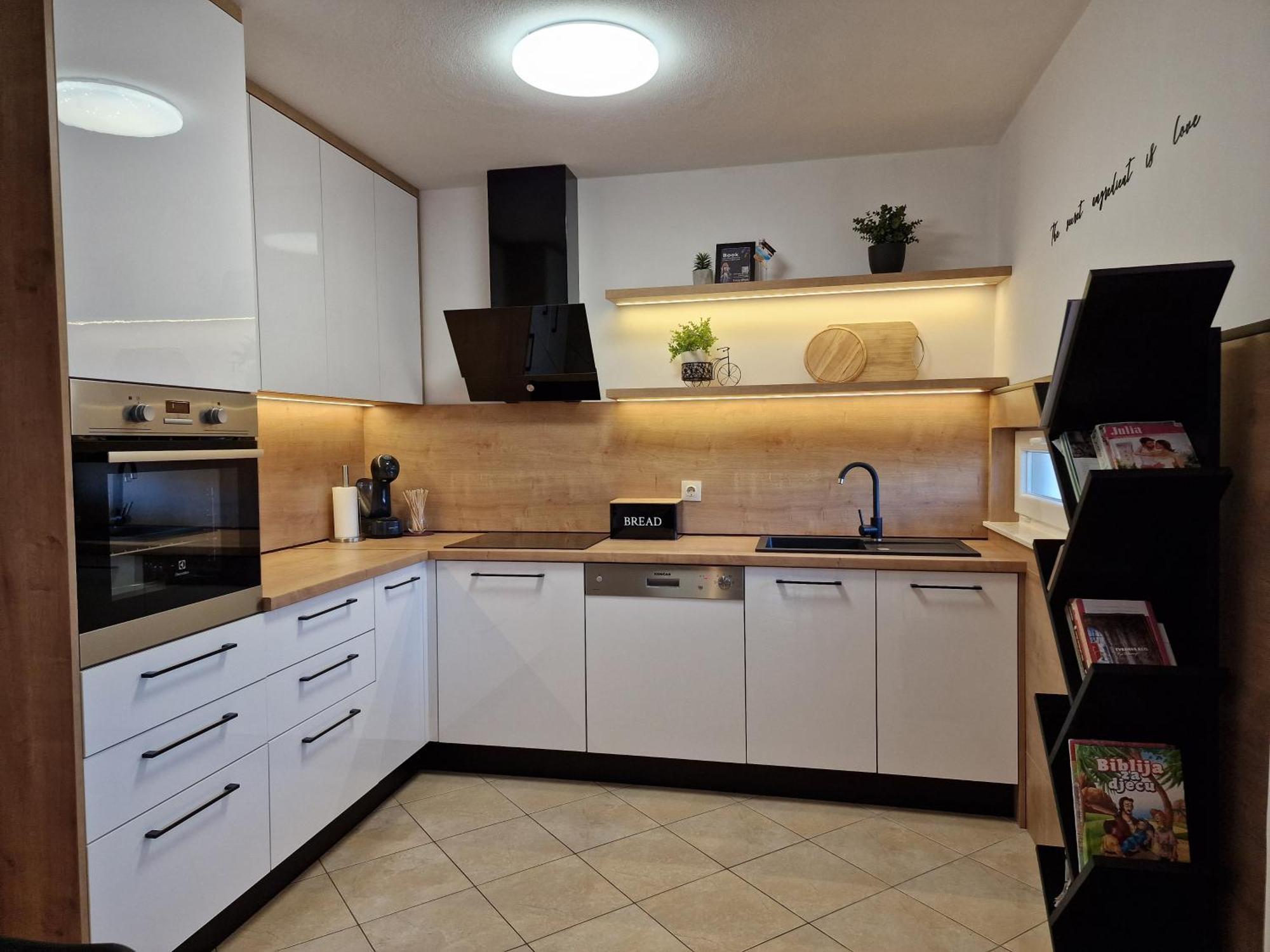 Beautiful Holiday Home "Villa Luka" Kastel Stafilic ภายนอก รูปภาพ