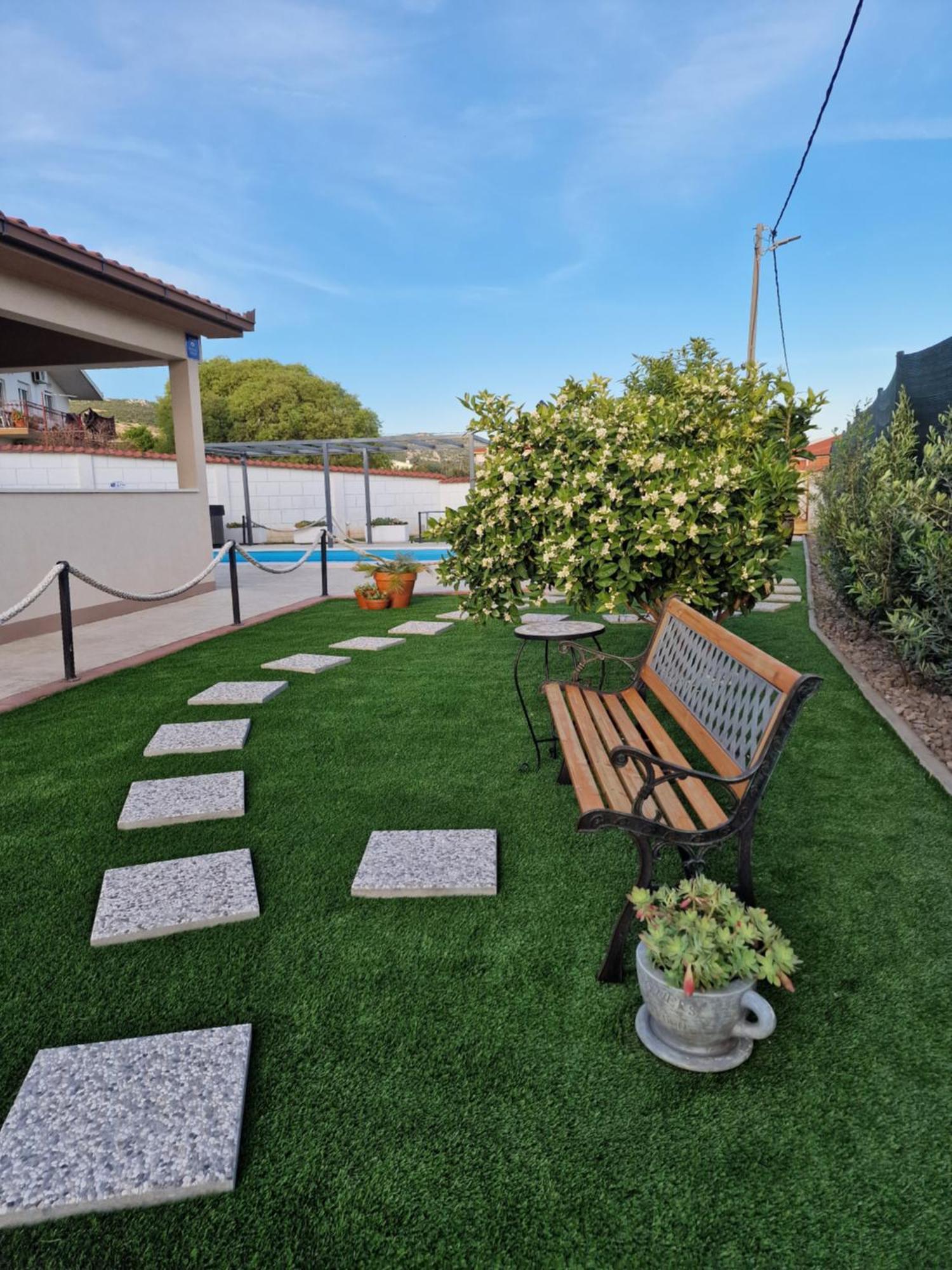 Beautiful Holiday Home "Villa Luka" Kastel Stafilic ภายนอก รูปภาพ