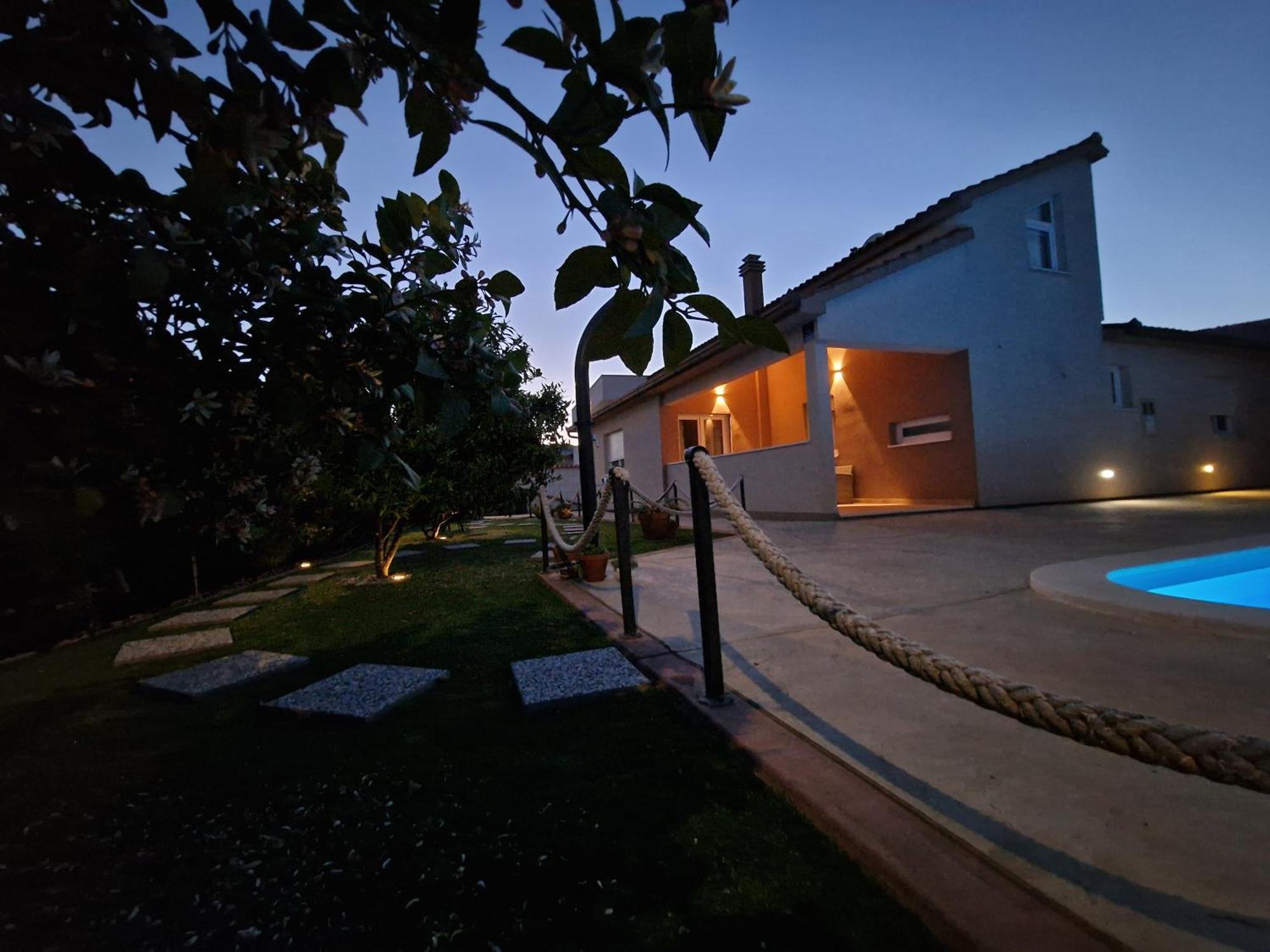 Beautiful Holiday Home "Villa Luka" Kastel Stafilic ภายนอก รูปภาพ